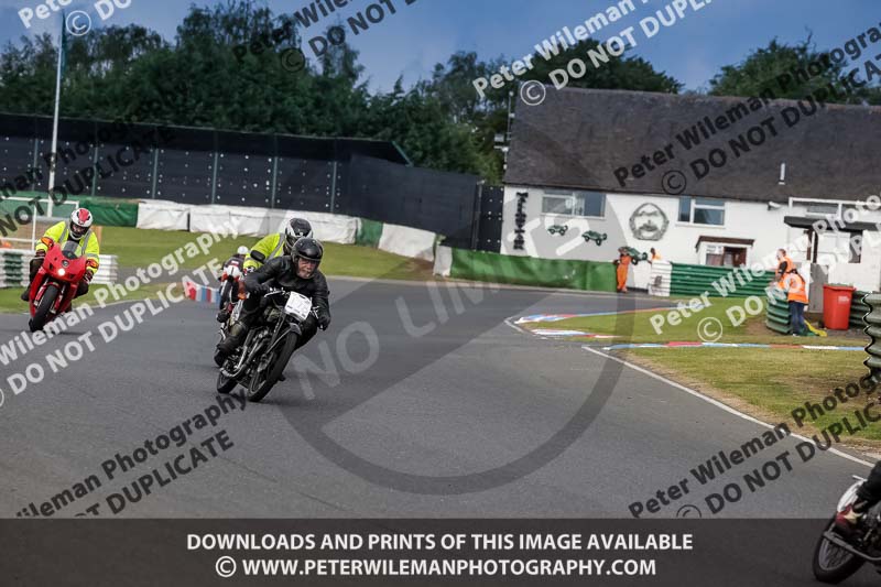 Vintage motorcycle club;eventdigitalimages;mallory park;mallory park trackday photographs;no limits trackdays;peter wileman photography;trackday digital images;trackday photos;vmcc festival 1000 bikes photographs